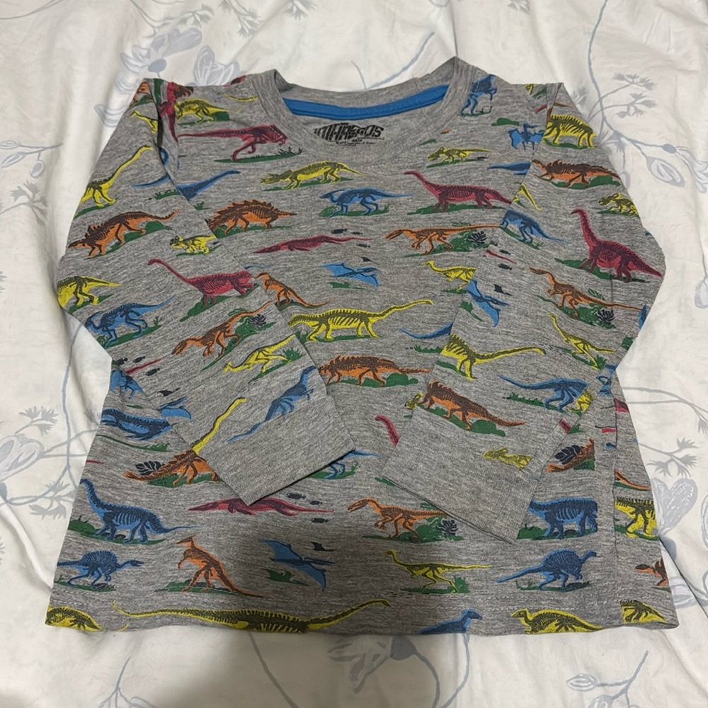⭐️10Threads Long Sleeves Dinosaur T-shirt (Size: 4)